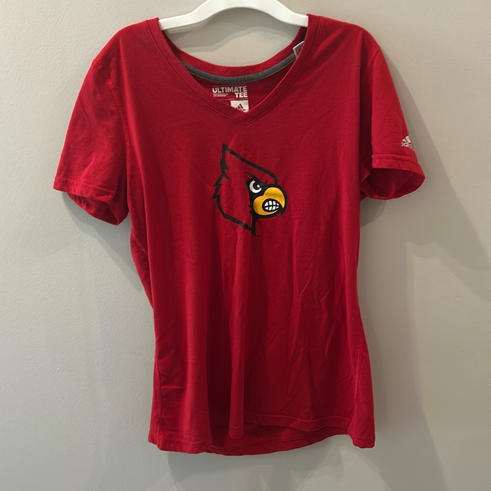 Louisville cardinalss tshirt v neck